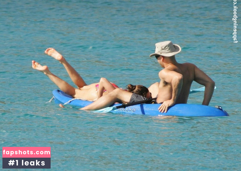 Kelly Brook gallery photo #2550