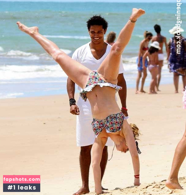 Kelly Brook gallery photo #2711