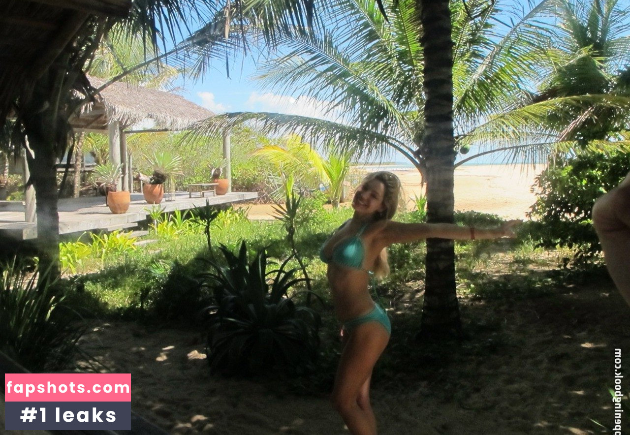 Kelly Brook gallery photo #2714