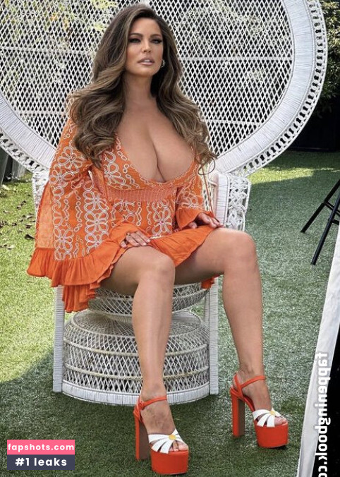 Kelly Brook gallery photo #274