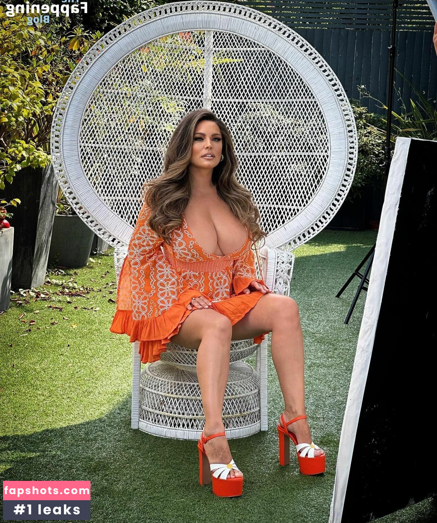 Kelly Brook gallery photo #279