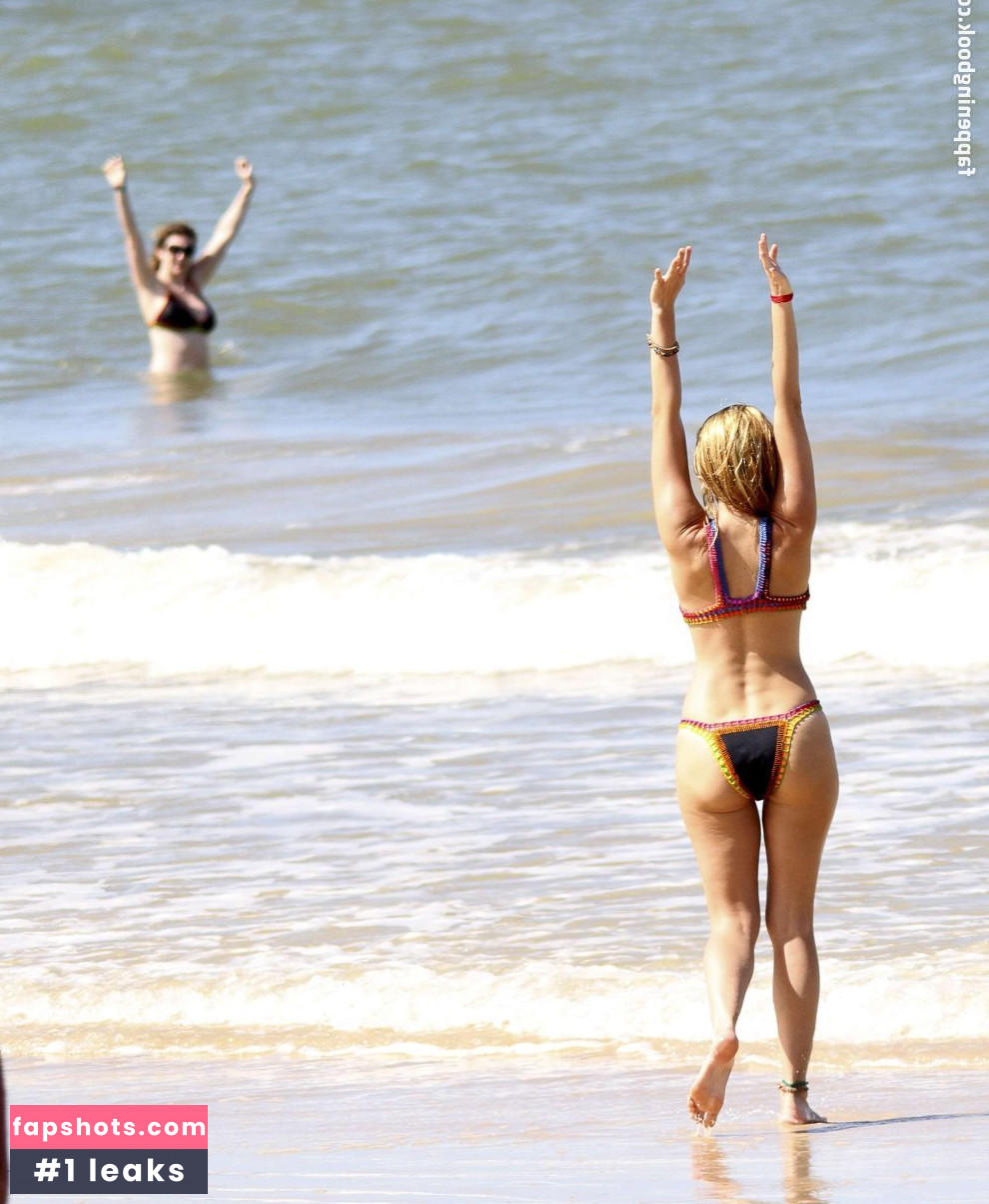 Kelly Brook gallery photo #3043