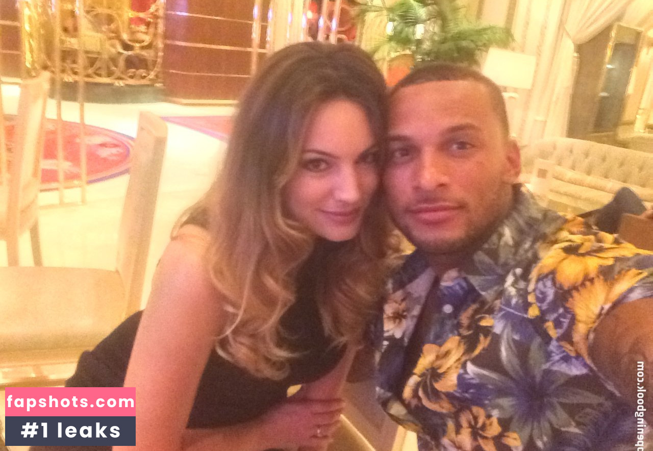 Kelly Brook gallery photo #3097