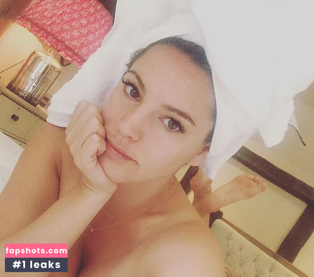 Kelly Brook gallery photo #3111