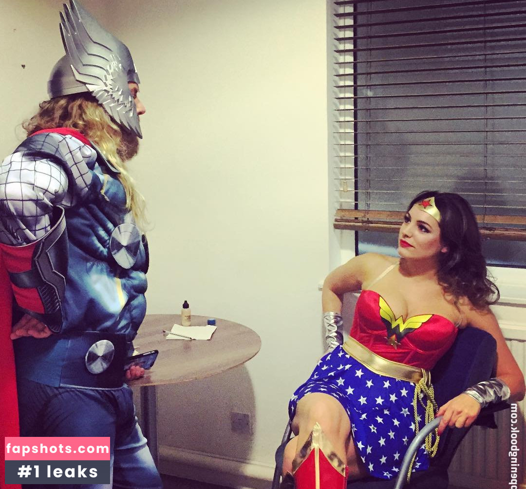 Kelly Brook gallery photo #3140