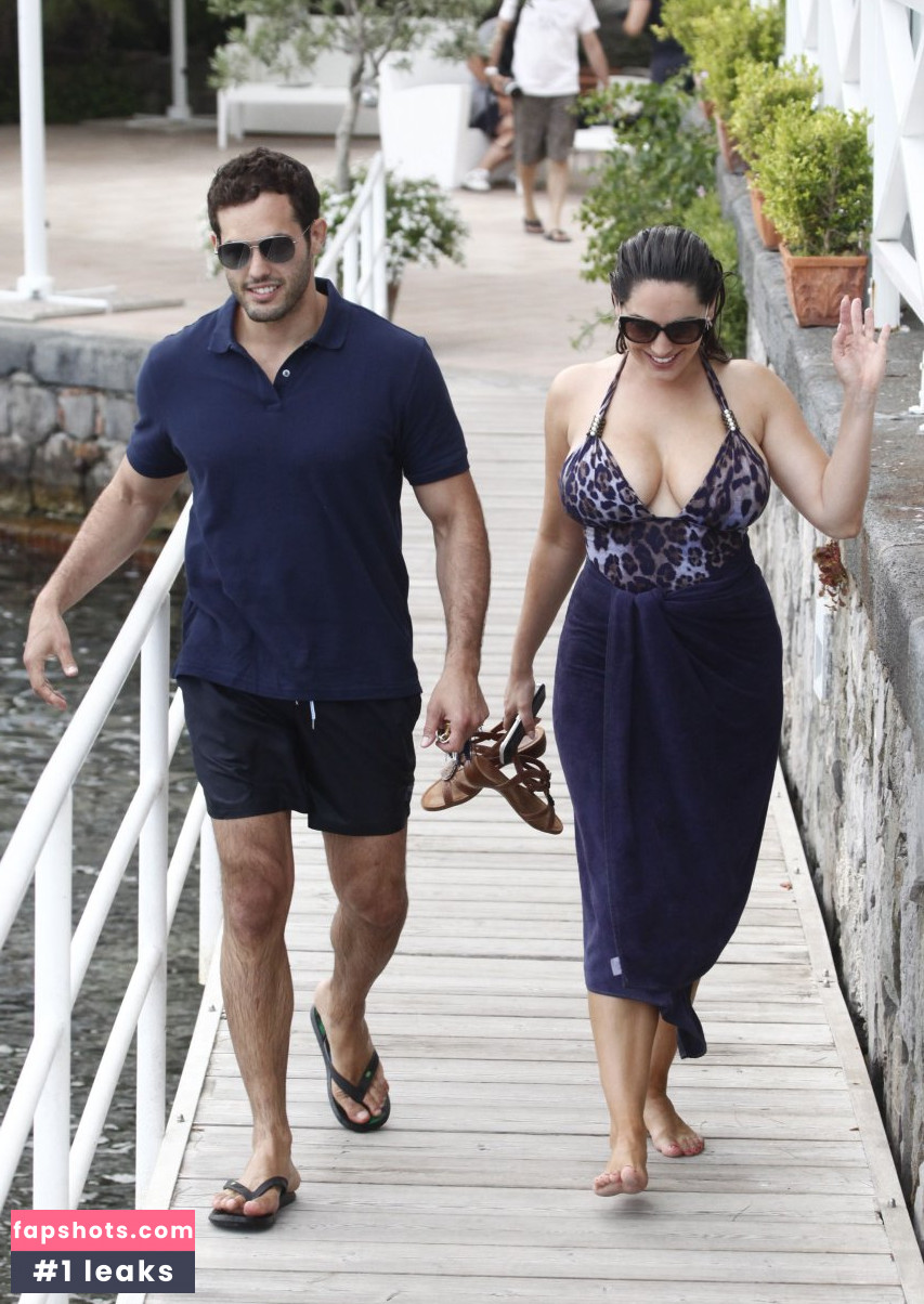 Kelly Brook gallery photo #3179