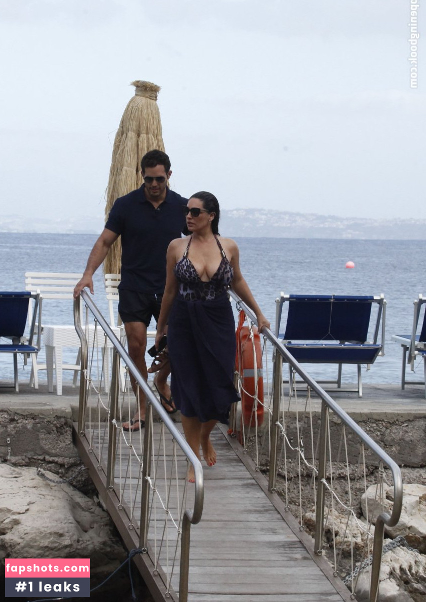 Kelly Brook gallery photo #3186