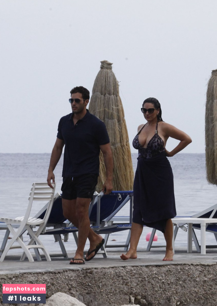 Kelly Brook gallery photo #3189