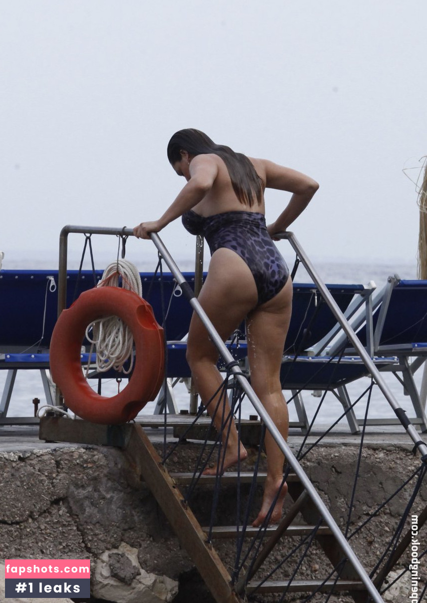 Kelly Brook gallery photo #3194