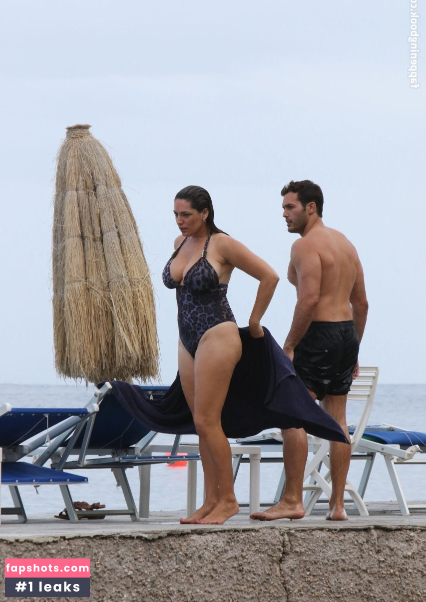 Kelly Brook gallery photo #3236