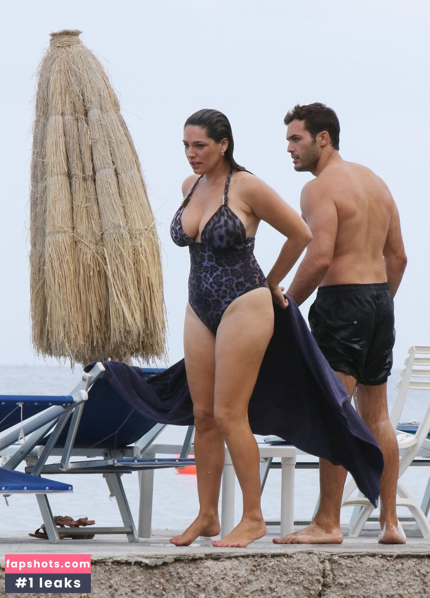 Kelly Brook gallery photo #3237