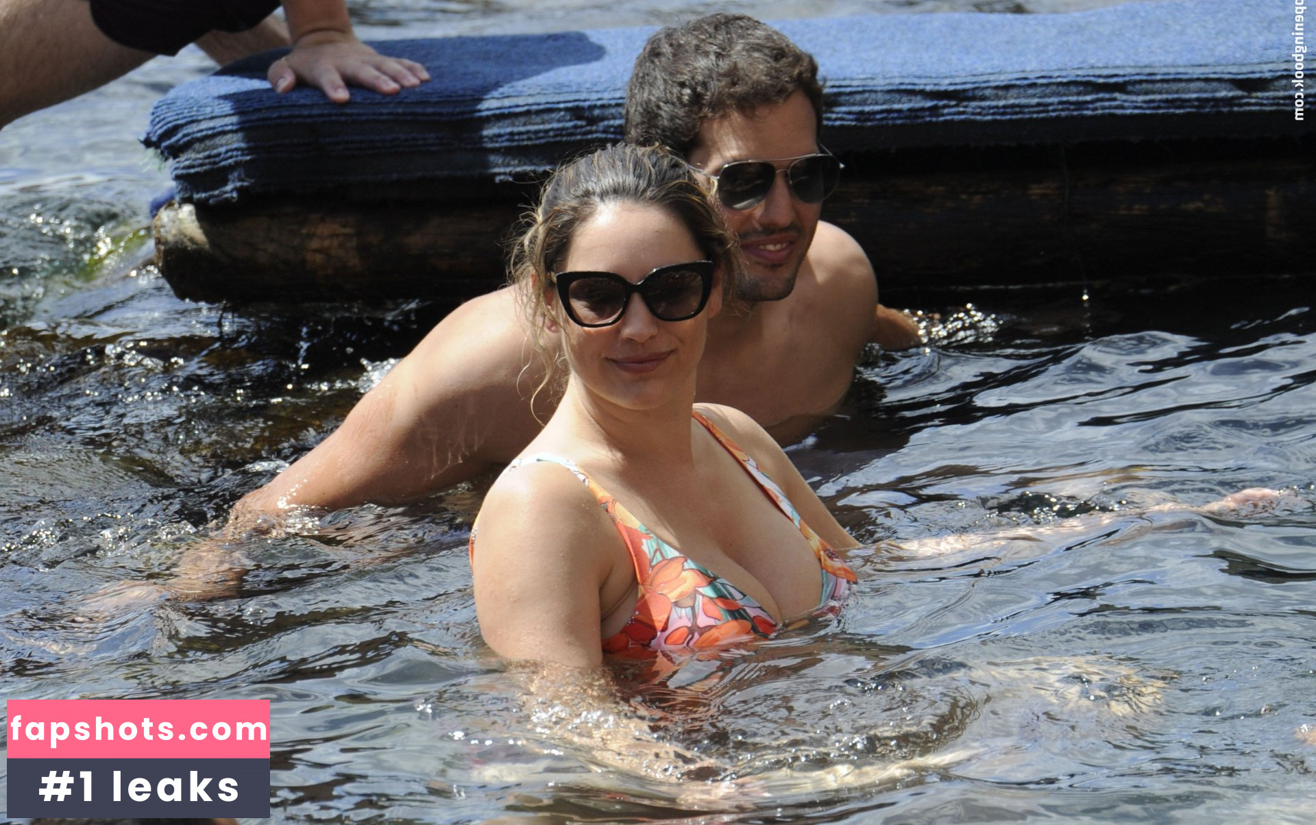 Kelly Brook gallery photo #3310