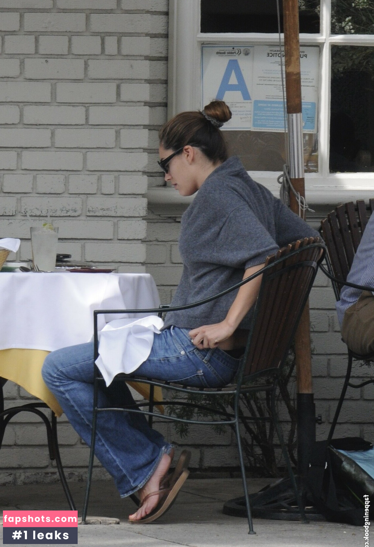 Kelly Brook gallery photo #340