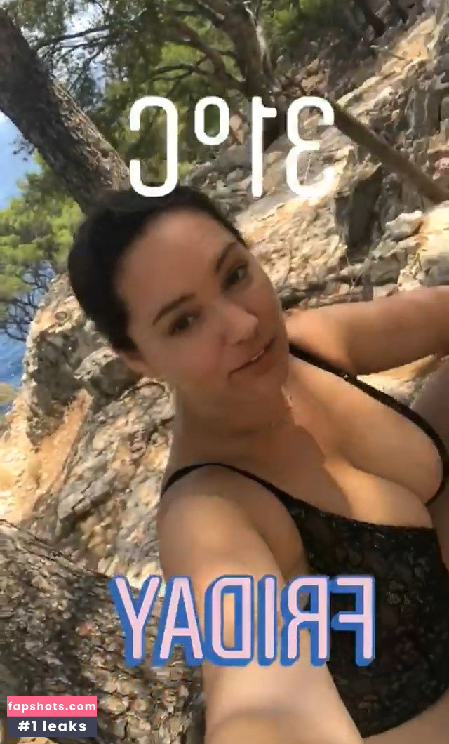Kelly Brook gallery photo #3395