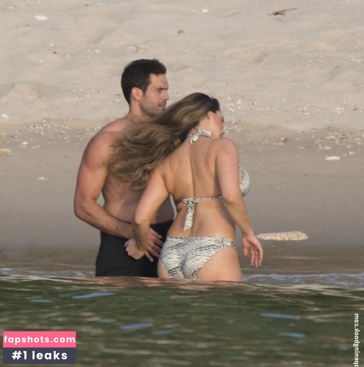 Kelly Brook gallery photo #3494