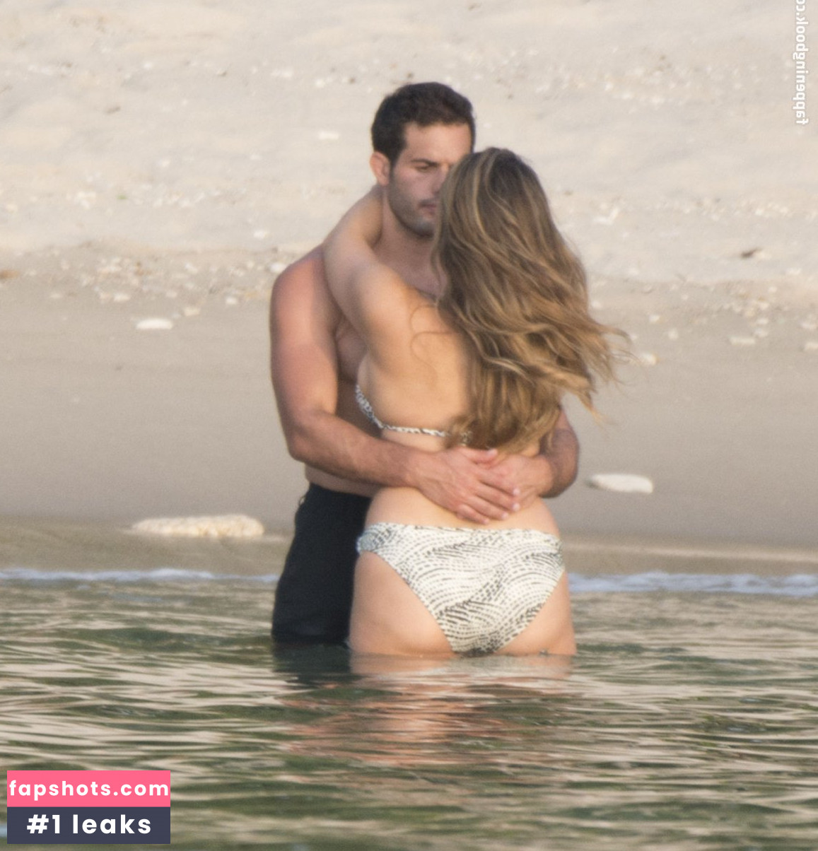 Kelly Brook gallery photo #3495