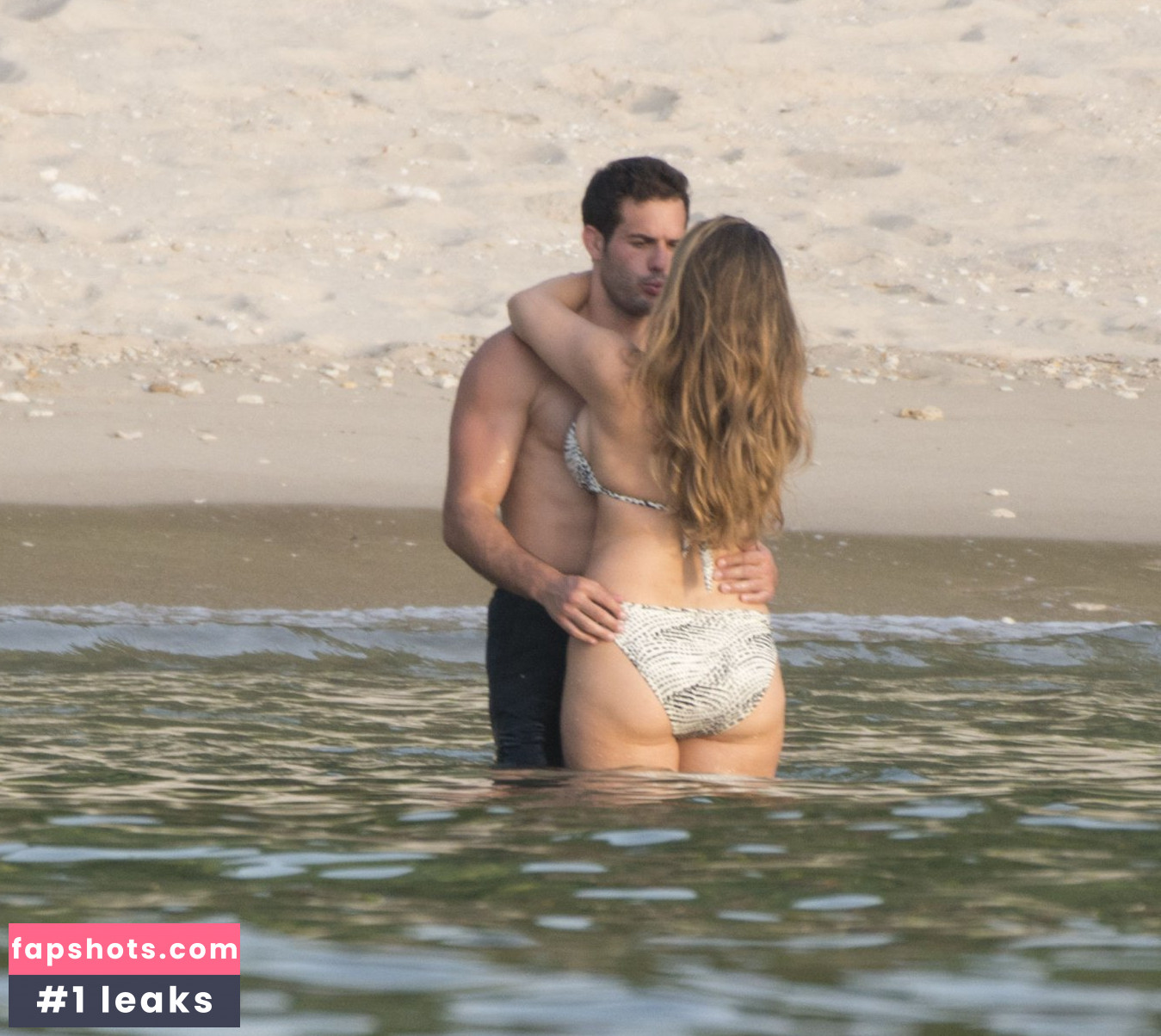 Kelly Brook gallery photo #3496