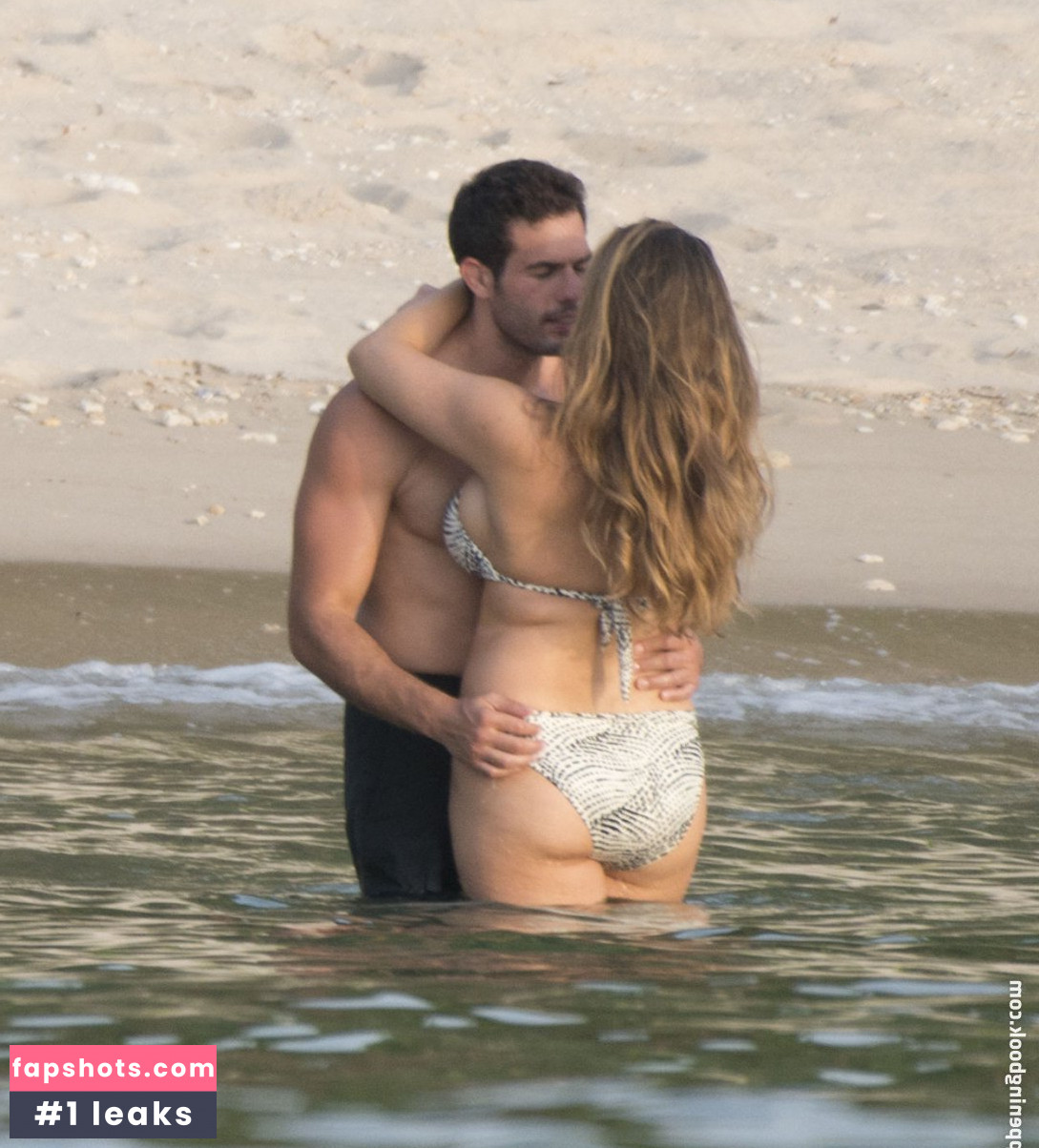 Kelly Brook gallery photo #3497