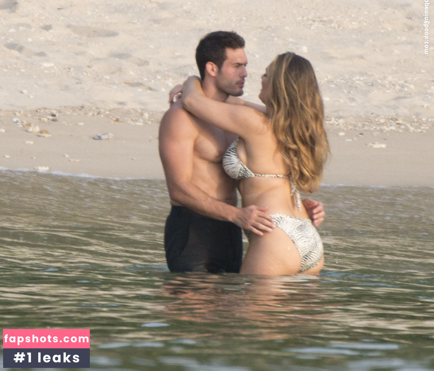 Kelly Brook gallery photo #3499