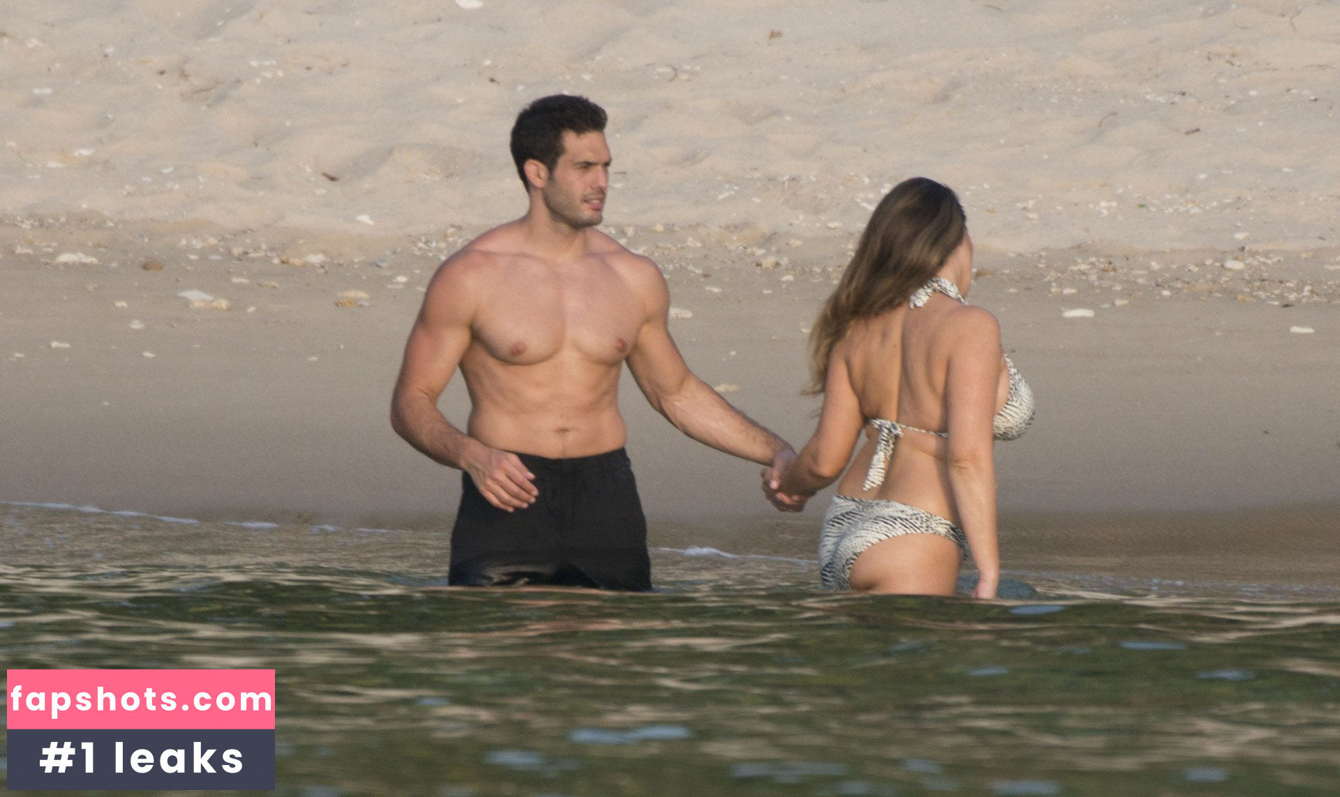 Kelly Brook gallery photo #3538