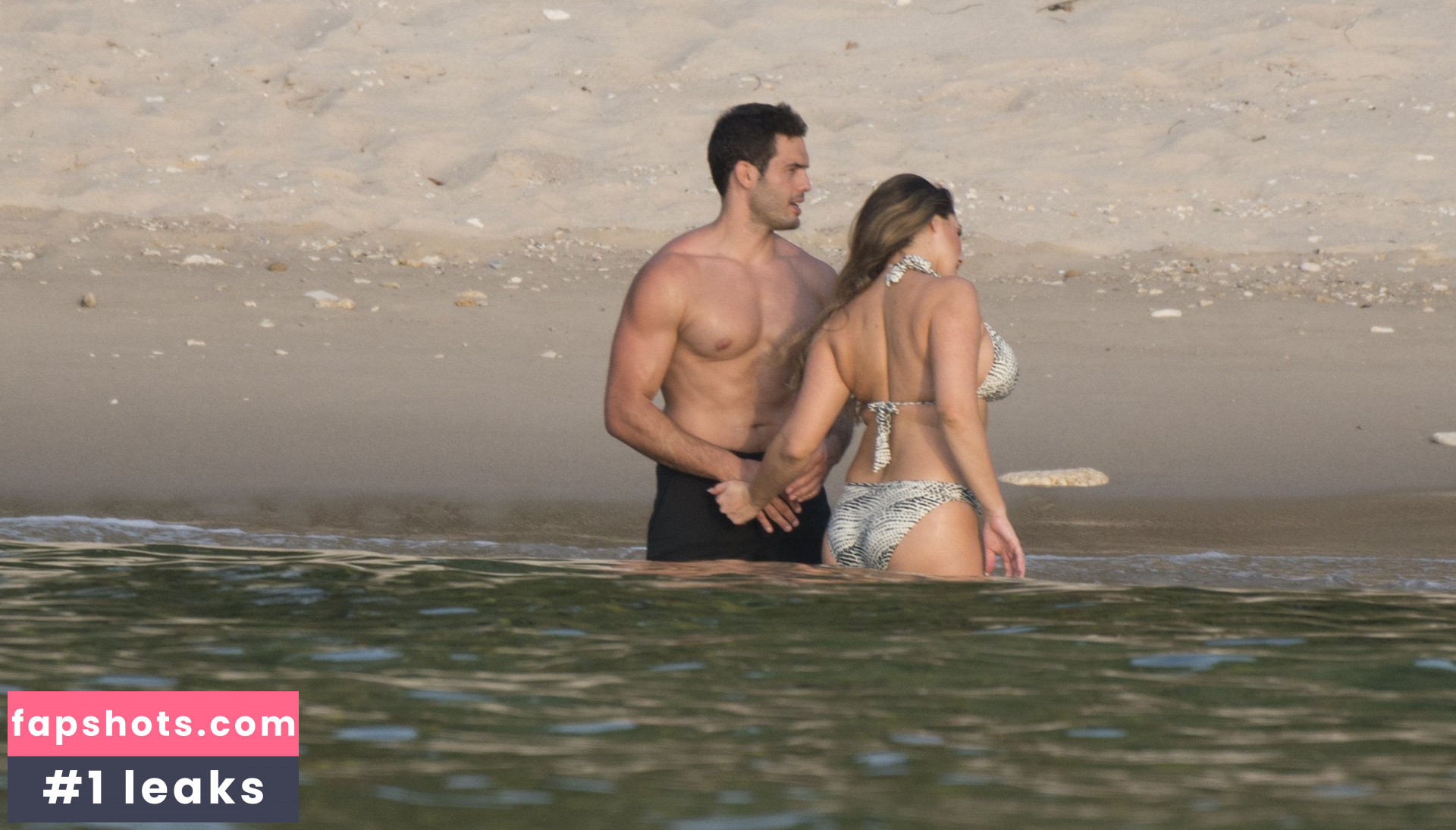 Kelly Brook gallery photo #3540