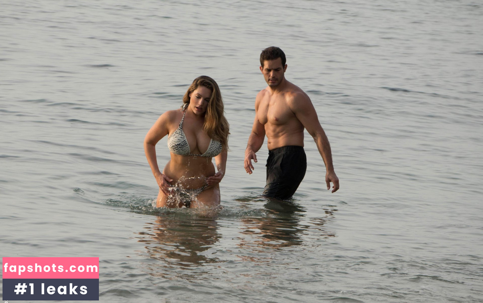 Kelly Brook gallery photo #3545