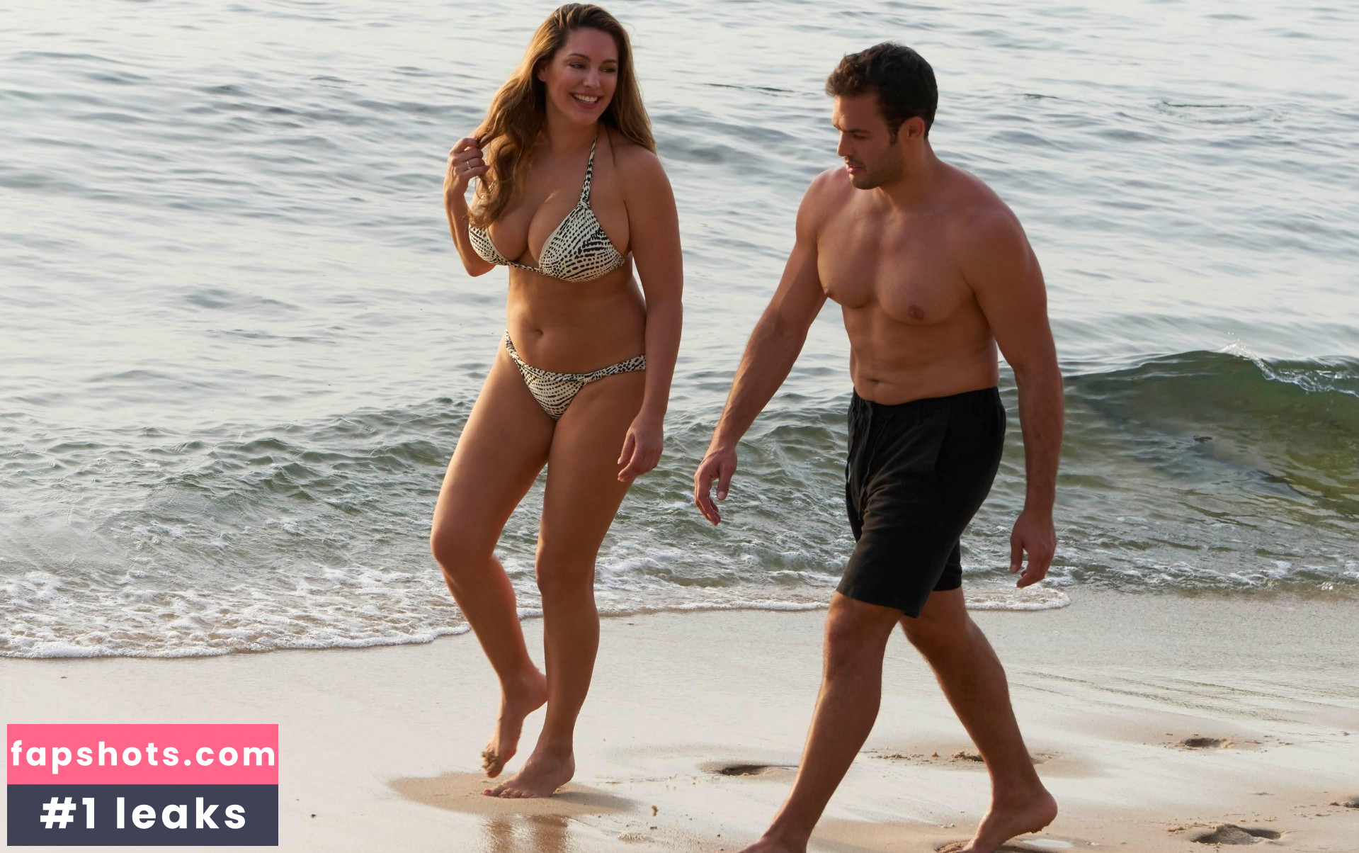 Kelly Brook gallery photo #3546