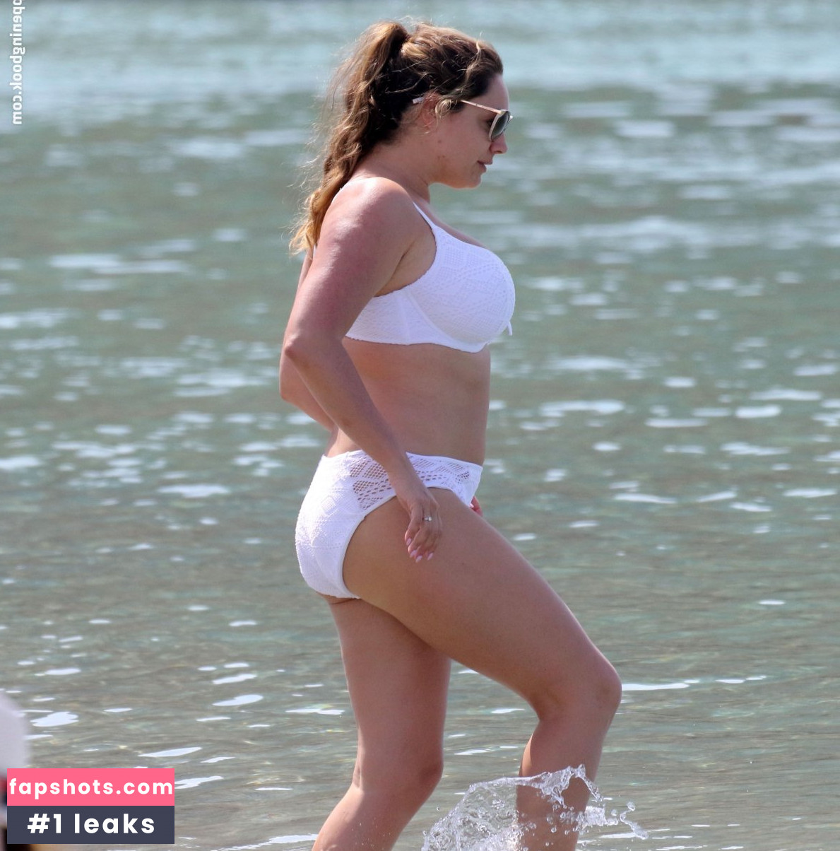 Kelly Brook gallery photo #3588