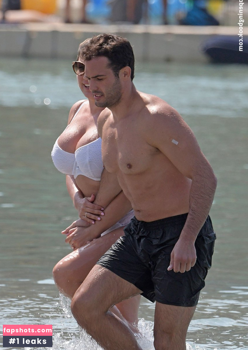 Kelly Brook gallery photo #3598