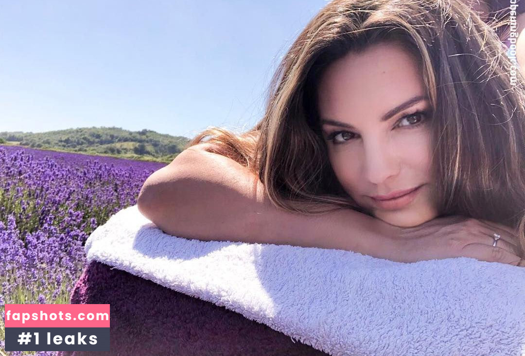 Kelly Brook gallery photo #3772
