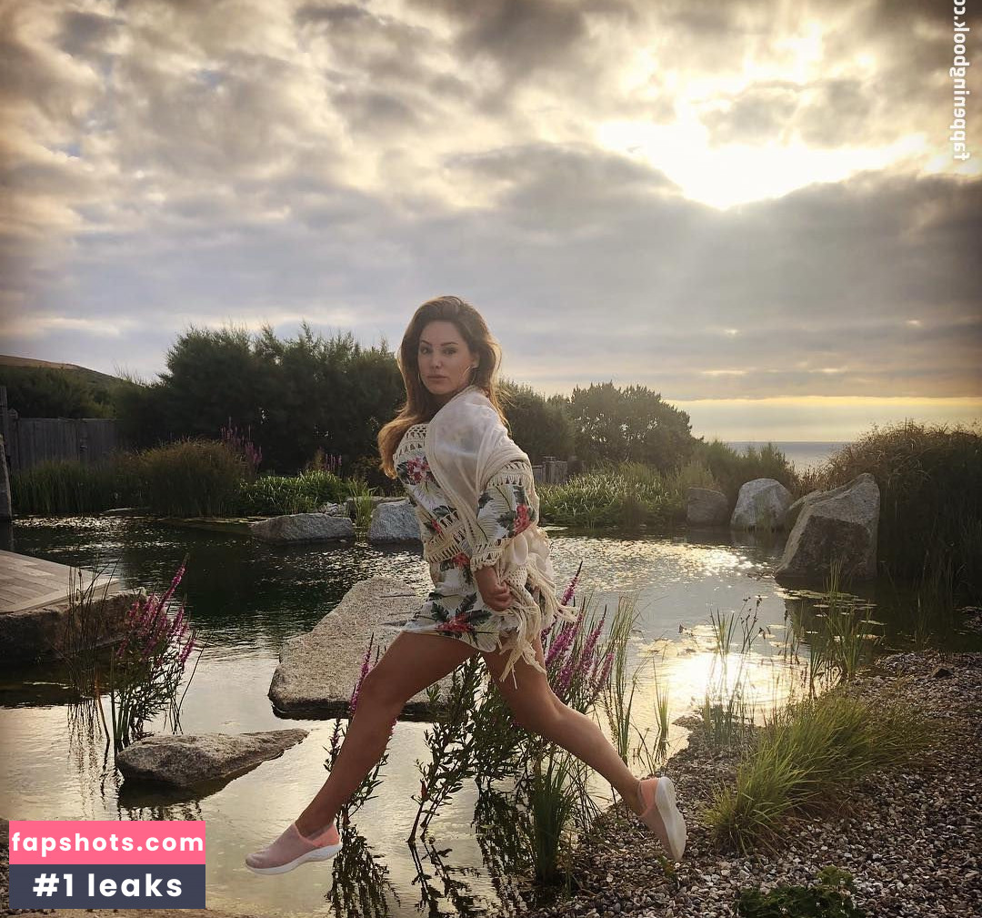 Kelly Brook gallery photo #3783