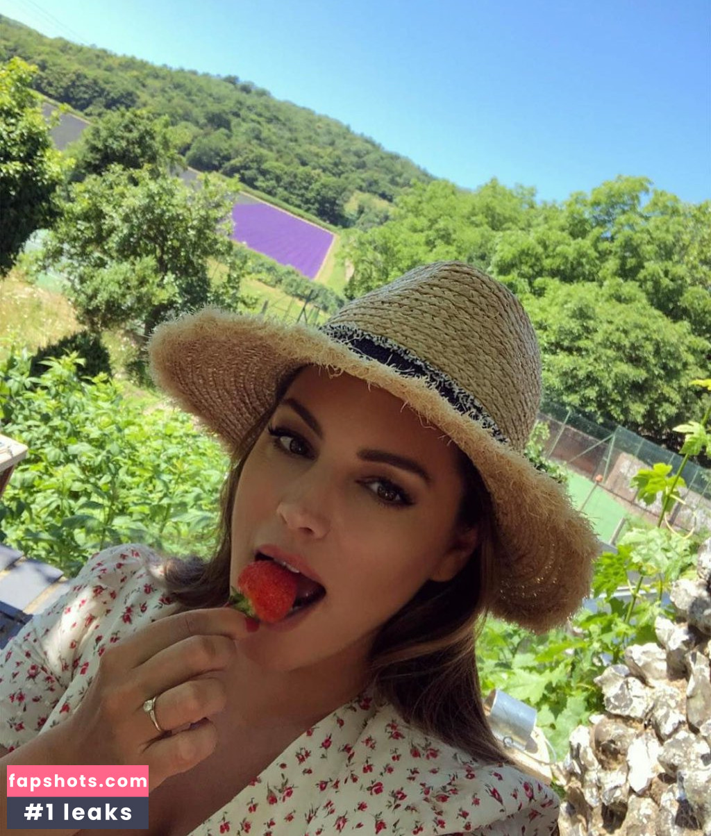 Kelly Brook gallery photo #3784