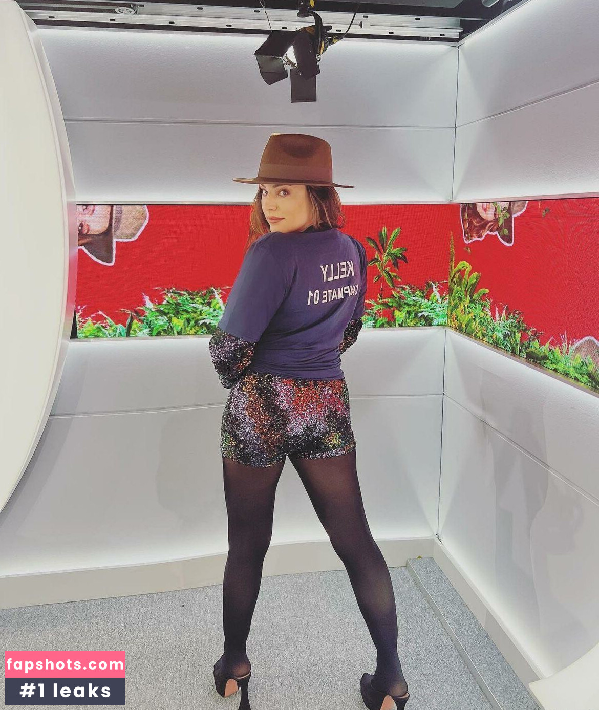 Kelly Brook gallery photo #404