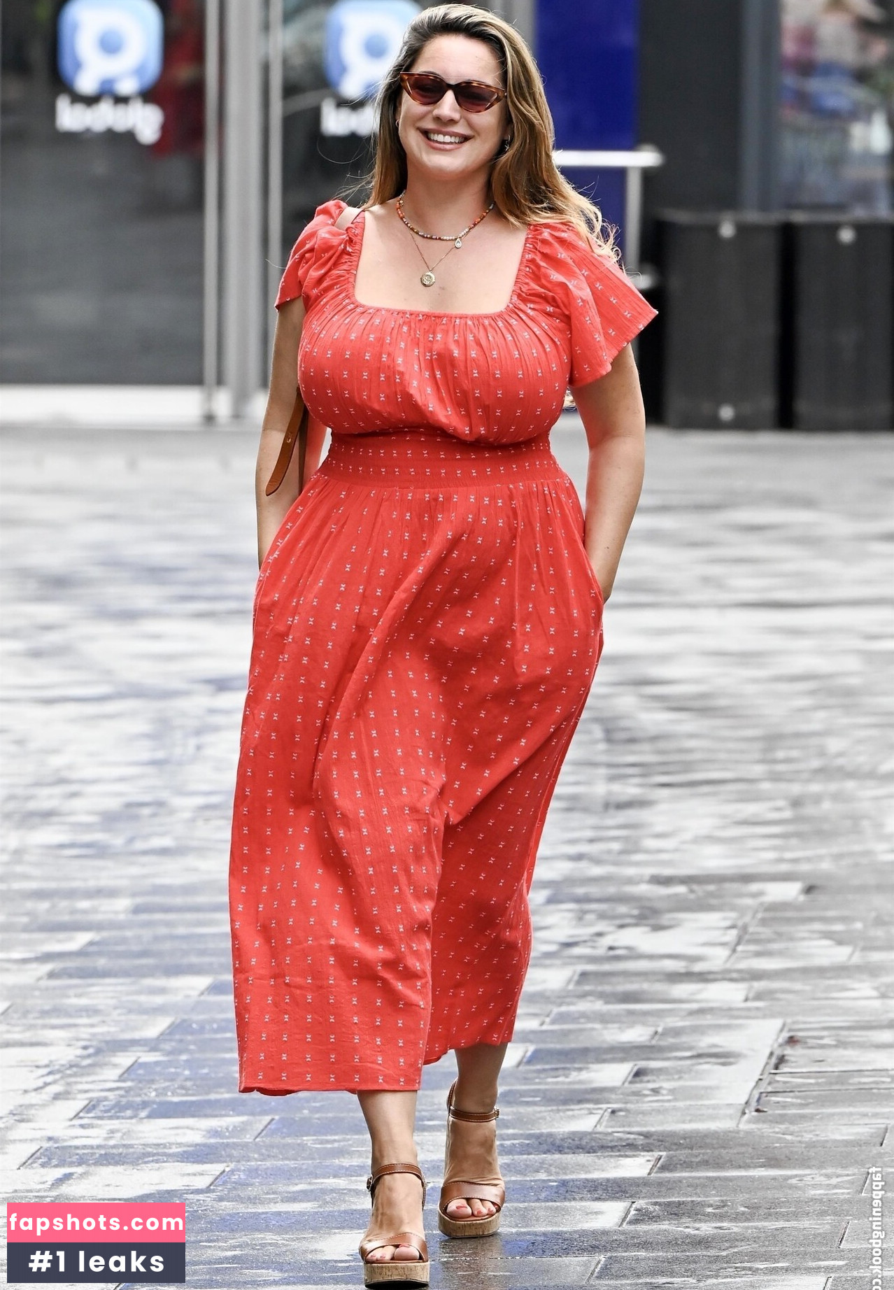 Kelly Brook gallery photo #42