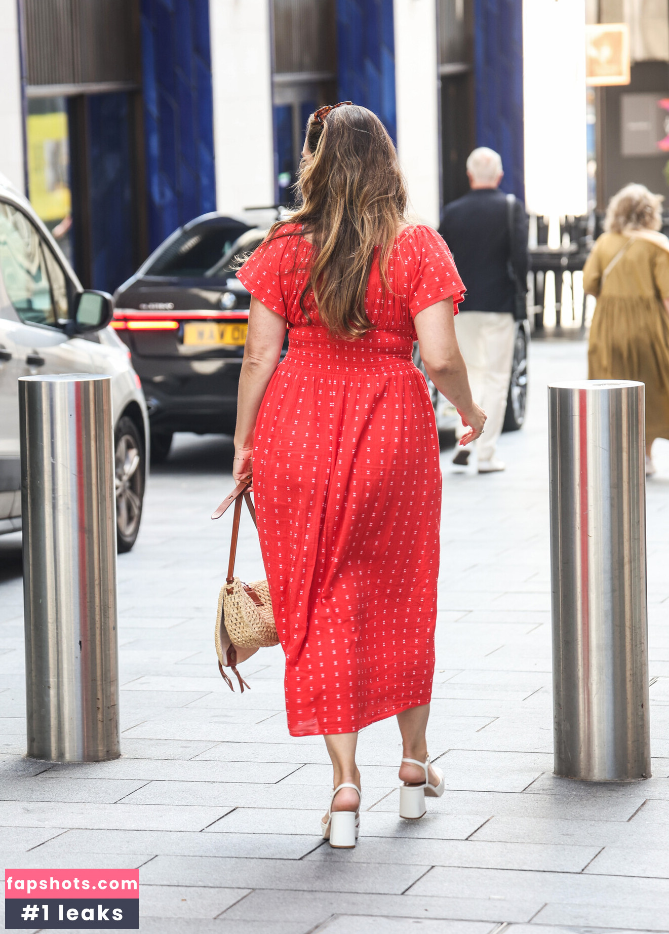 Kelly Brook gallery photo #59