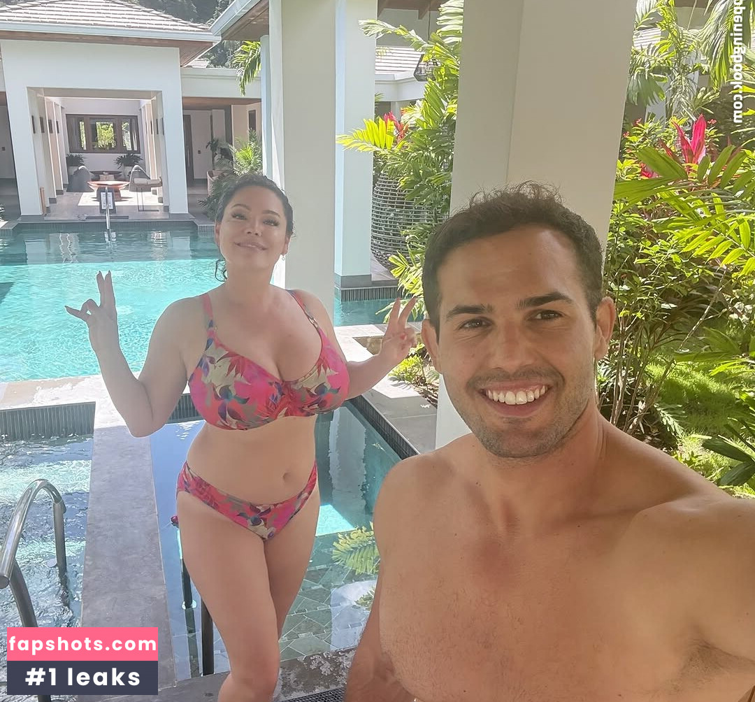 Kelly Brook gallery photo #72