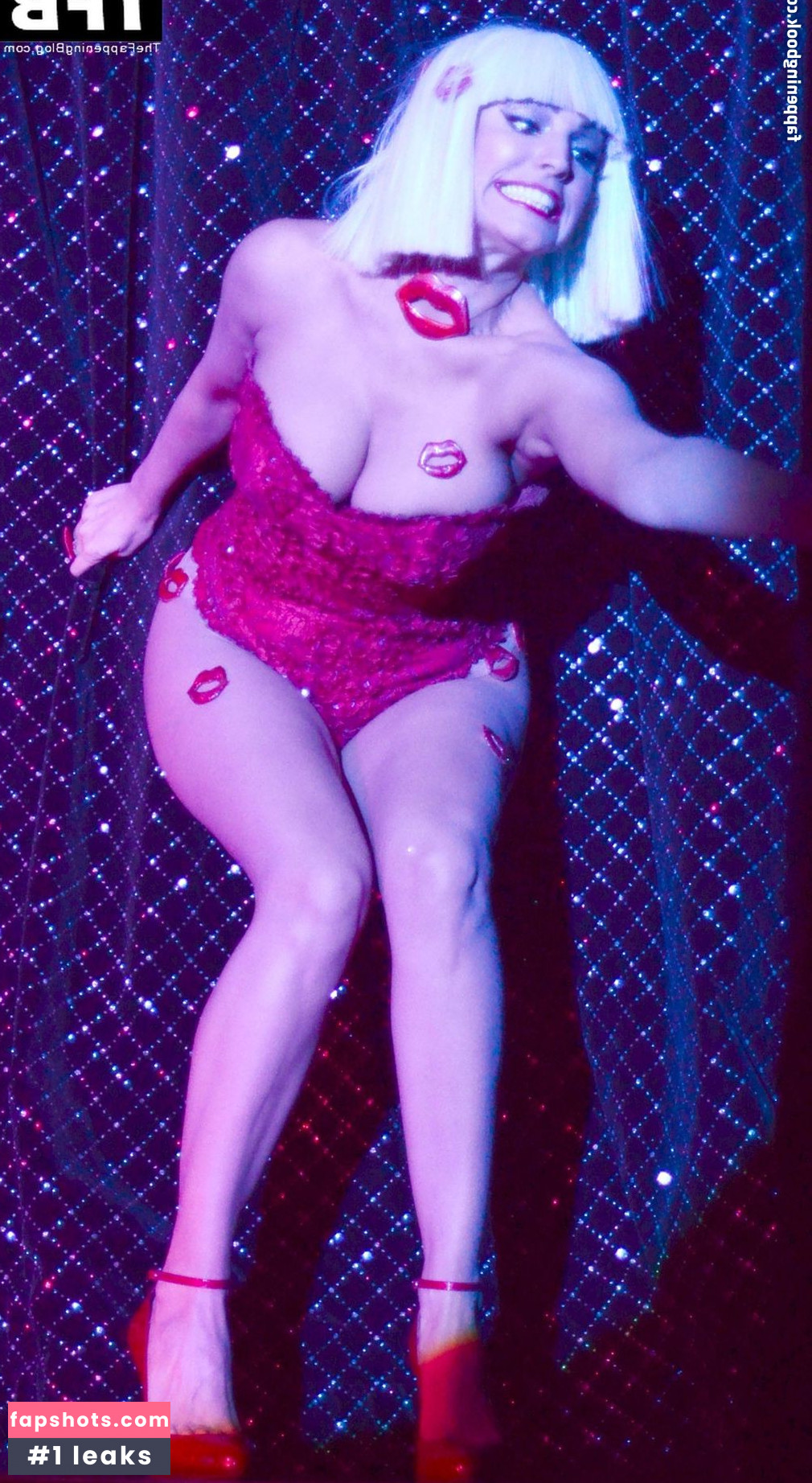 Kelly Brook gallery photo #717