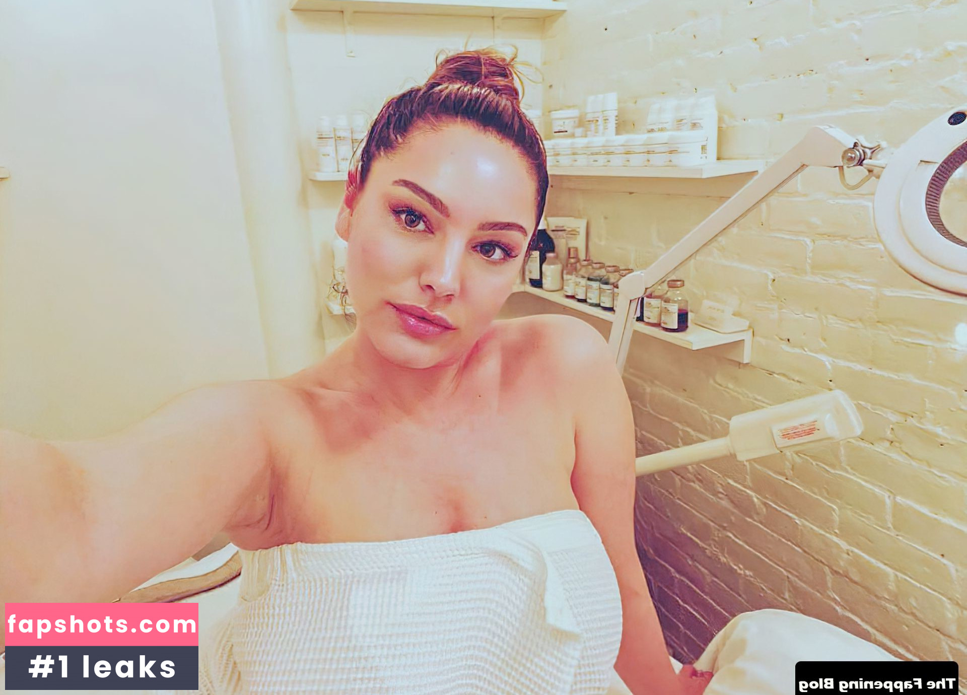 Kelly Brook gallery photo #936