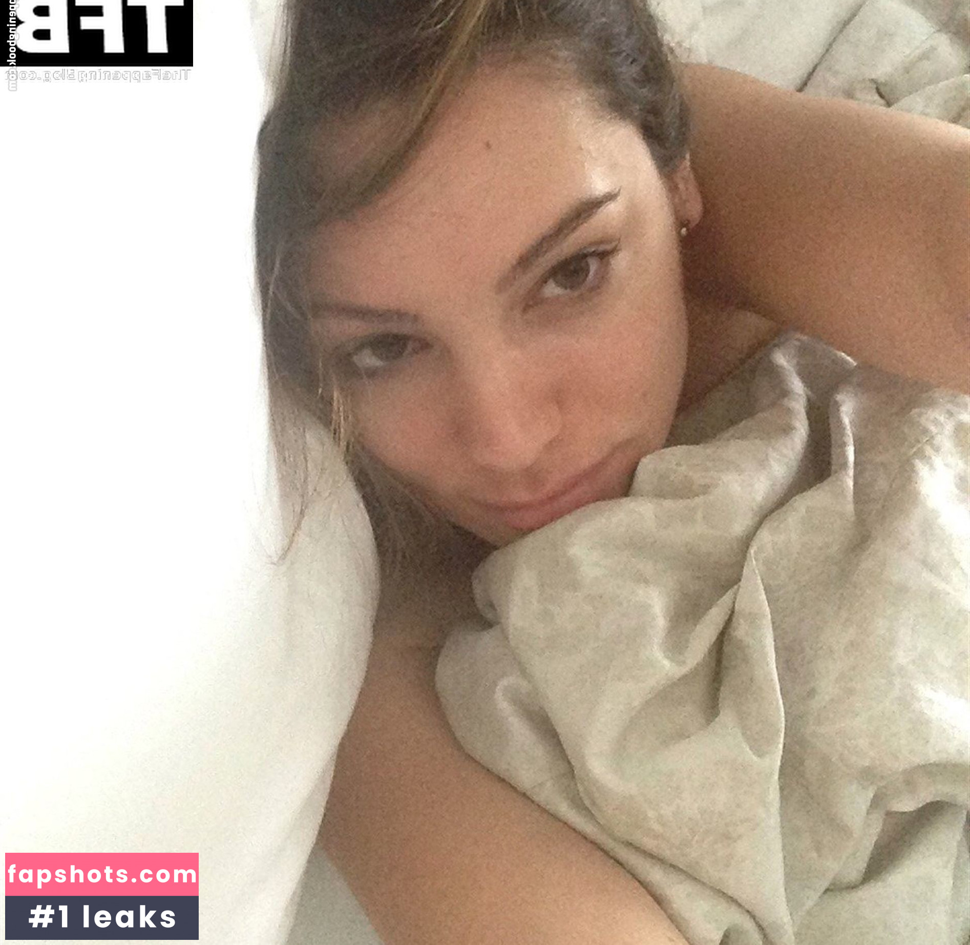 Kelly Brook gallery photo #960