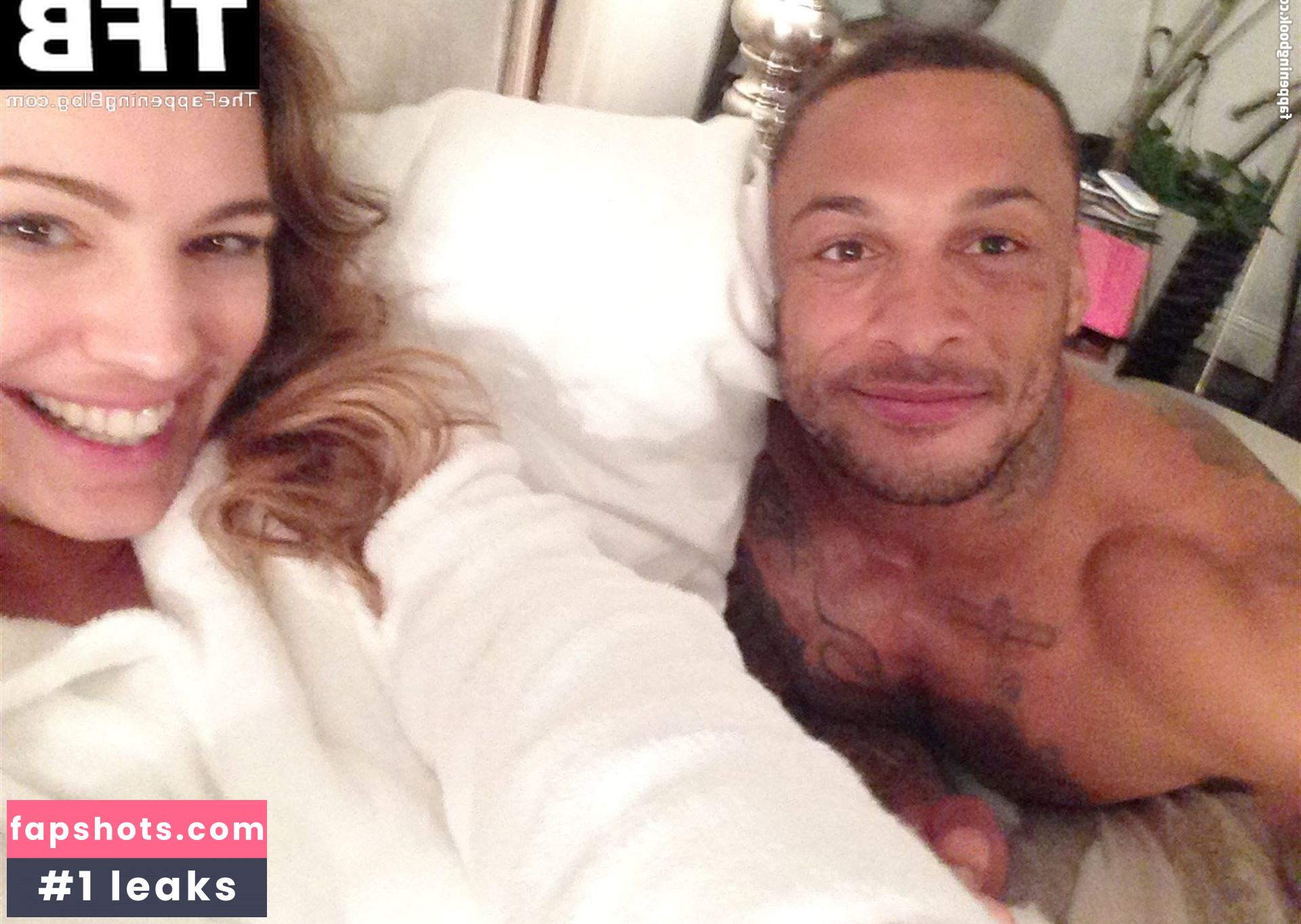 Kelly Brook gallery photo #980