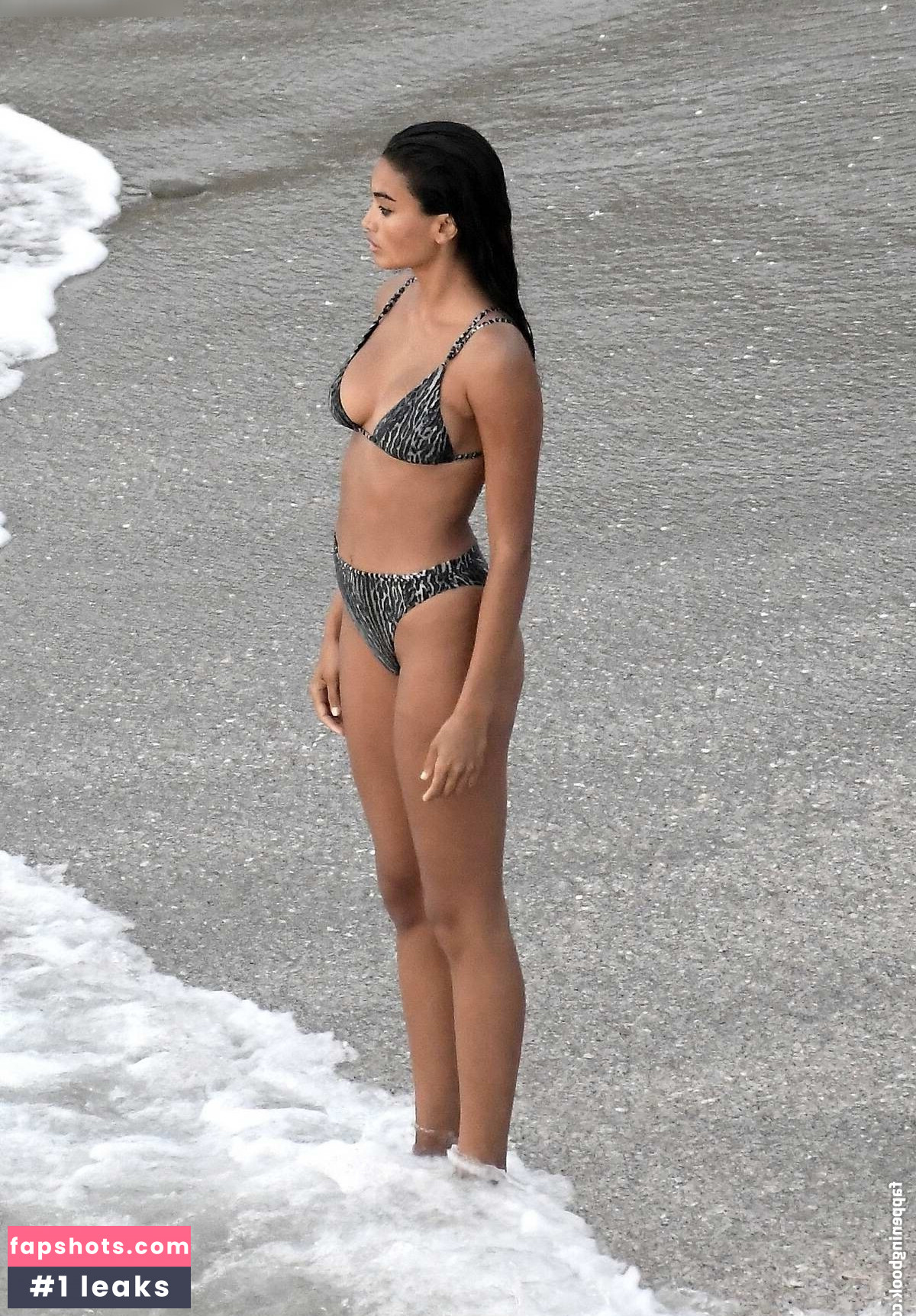 Kelly Gale gallery photo #11