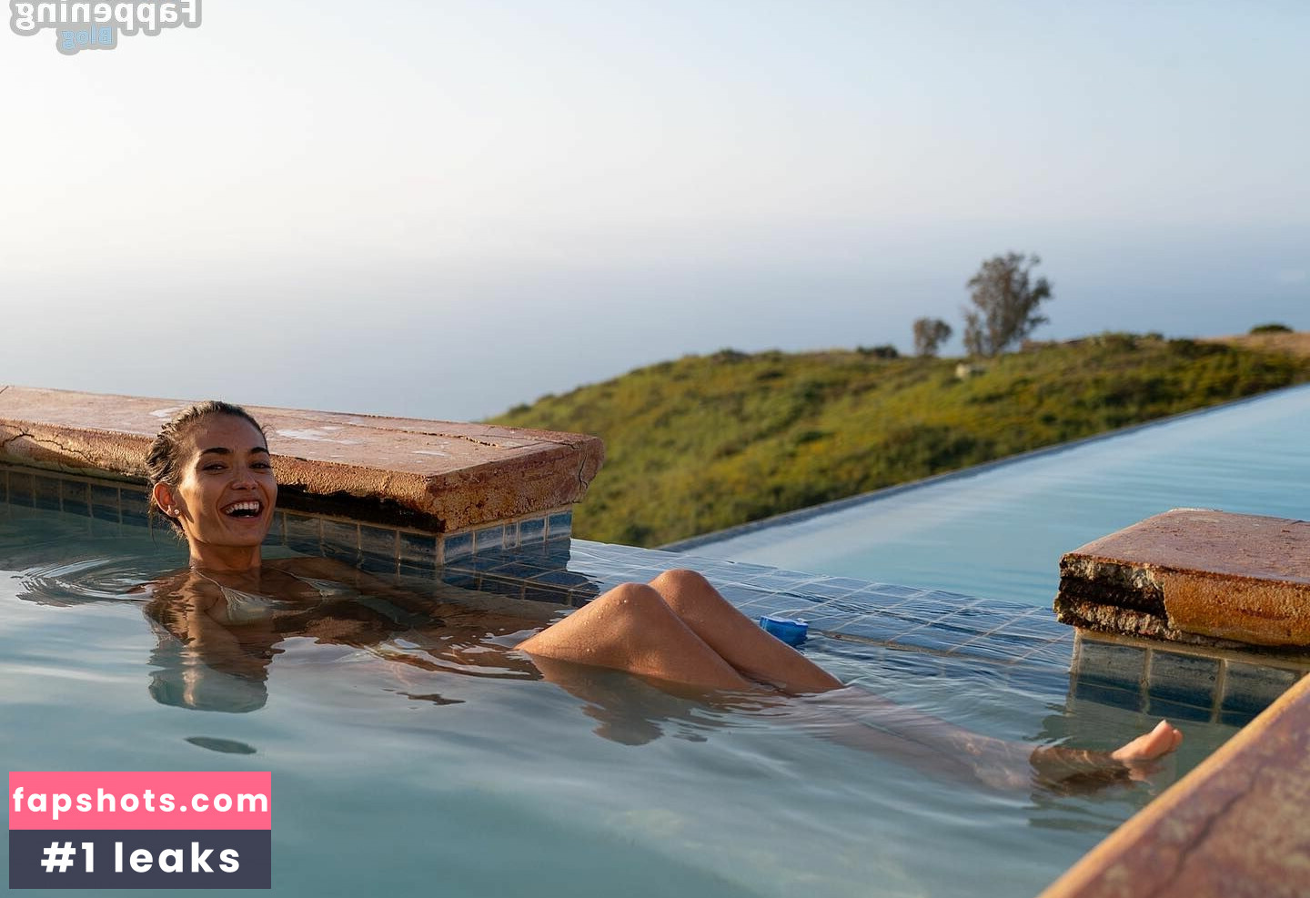 Kelly Gale gallery photo #110