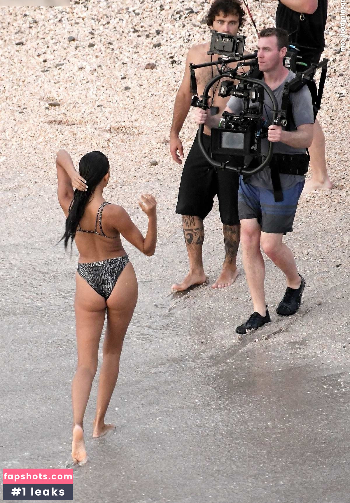 Kelly Gale gallery photo #18