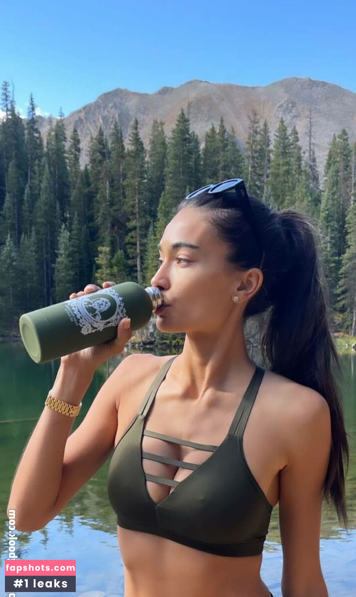 Kelly Gale gallery photo #186