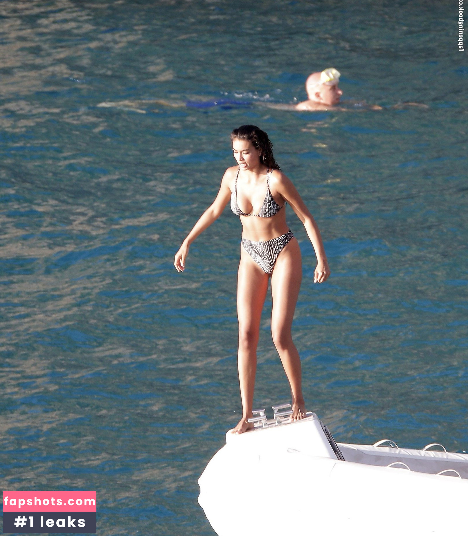 Kelly Gale gallery photo #293