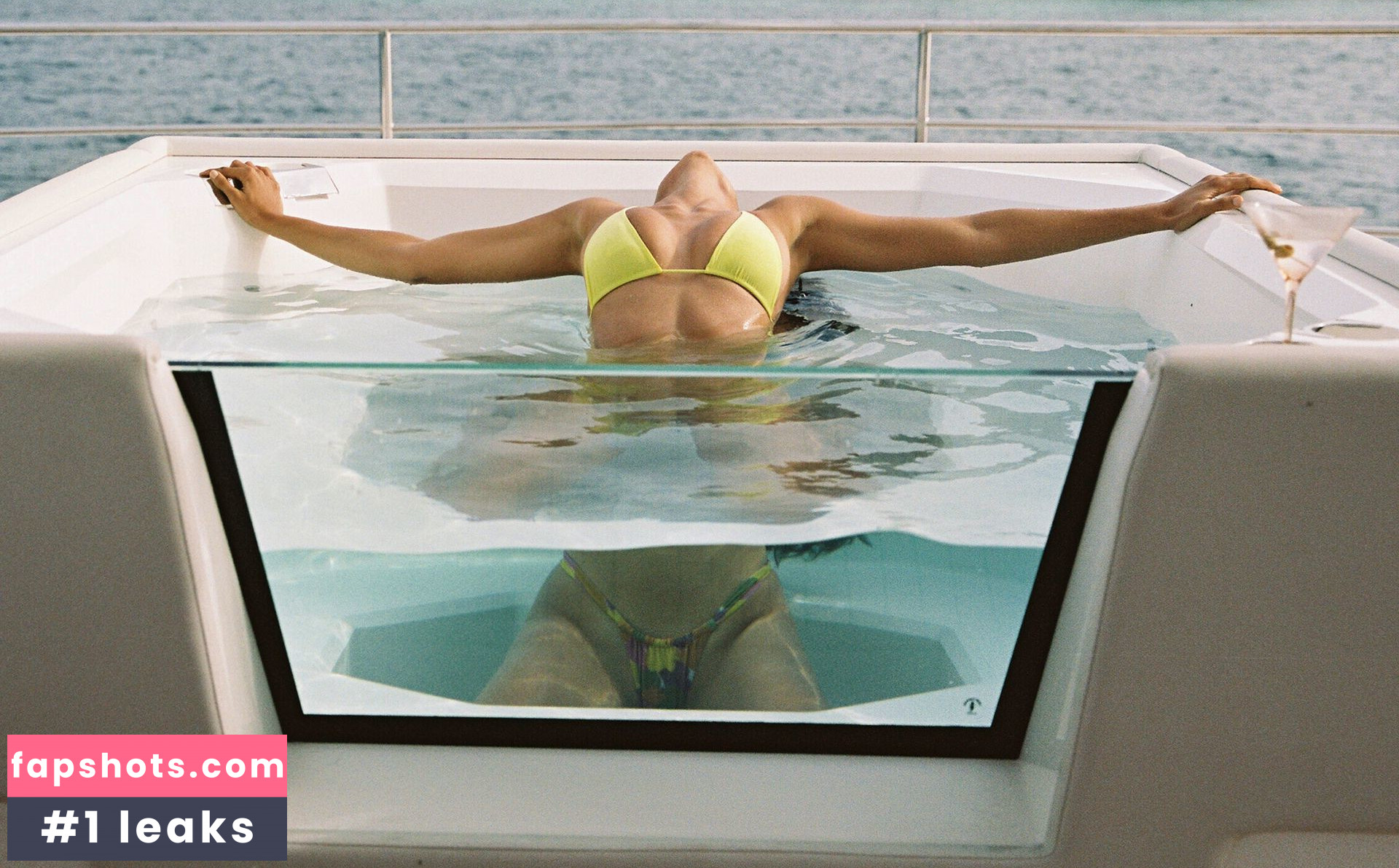 Kelly Gale gallery photo #306