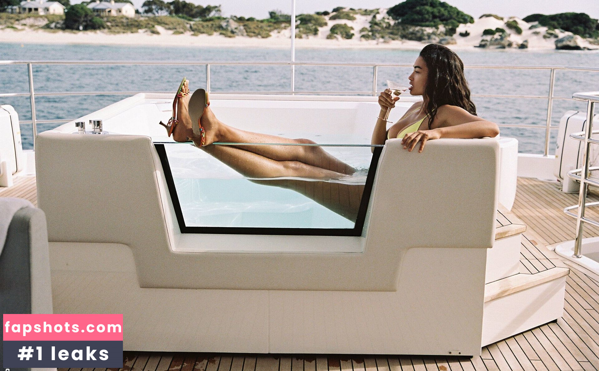 Kelly Gale gallery photo #308