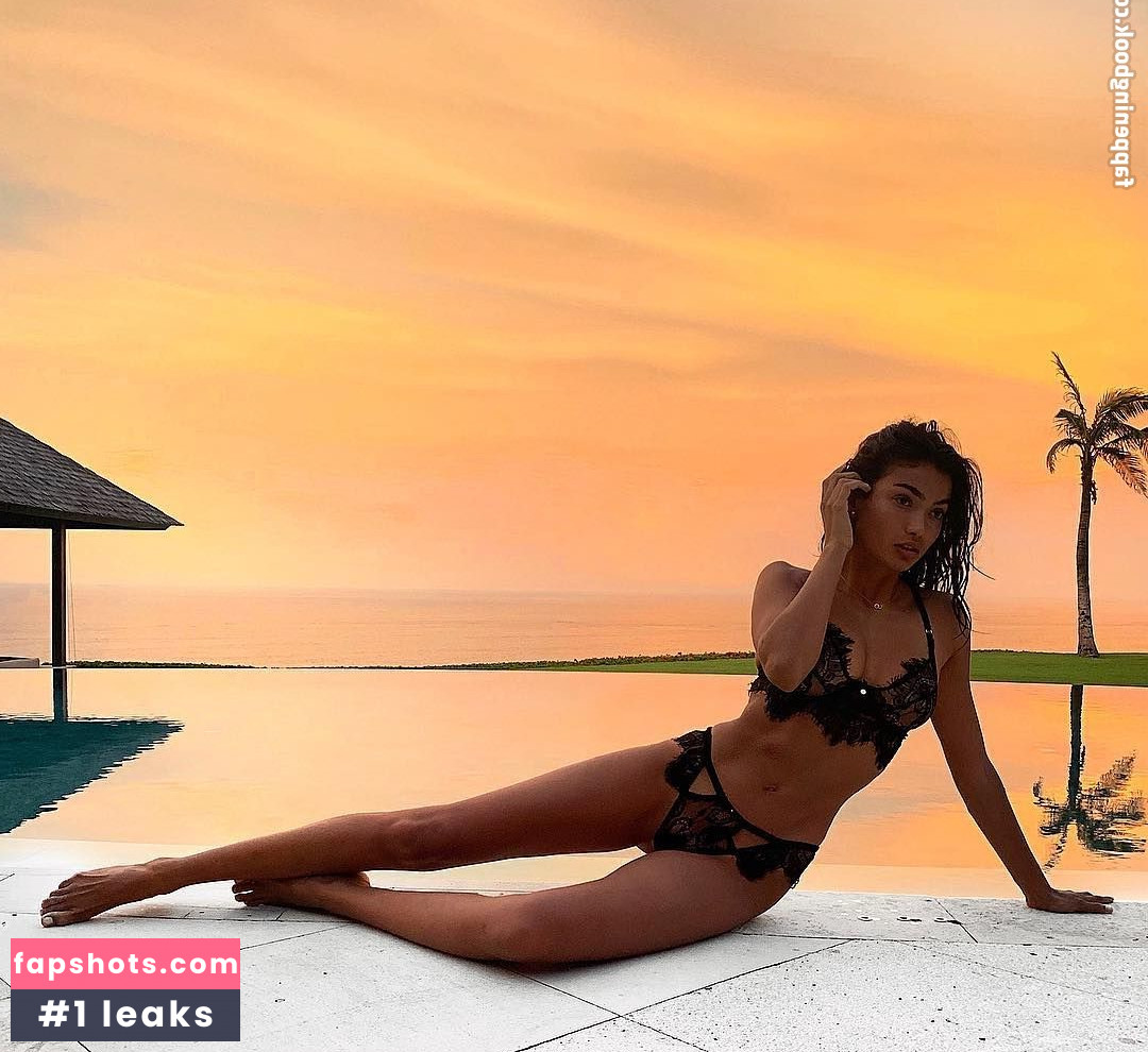 Kelly Gale gallery photo #359