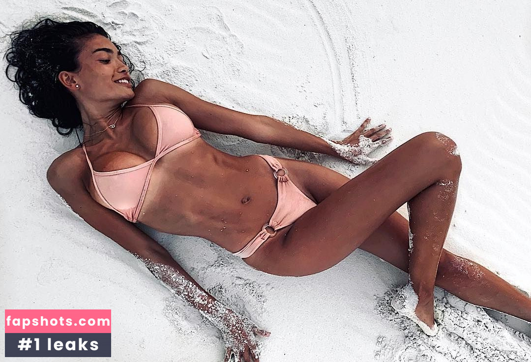 Kelly Gale gallery photo #362