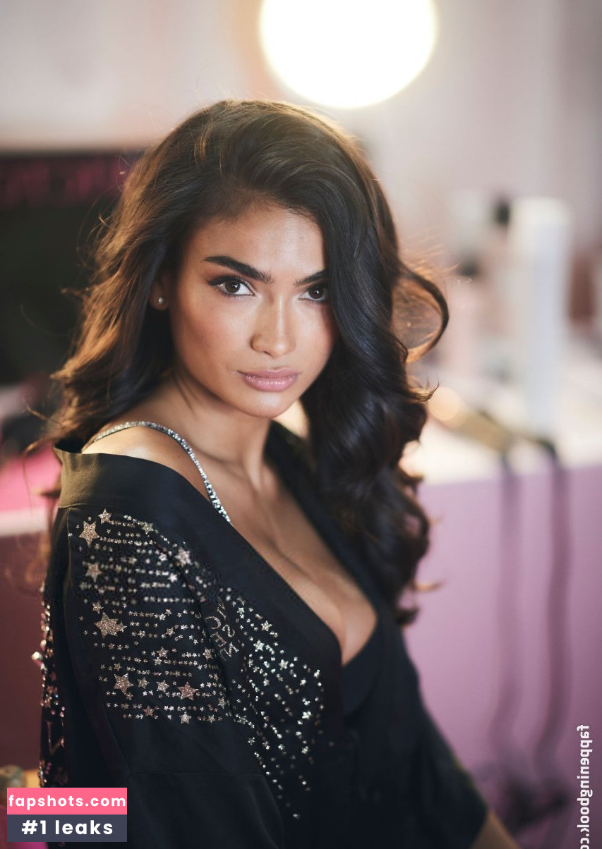 Kelly Gale gallery photo #400